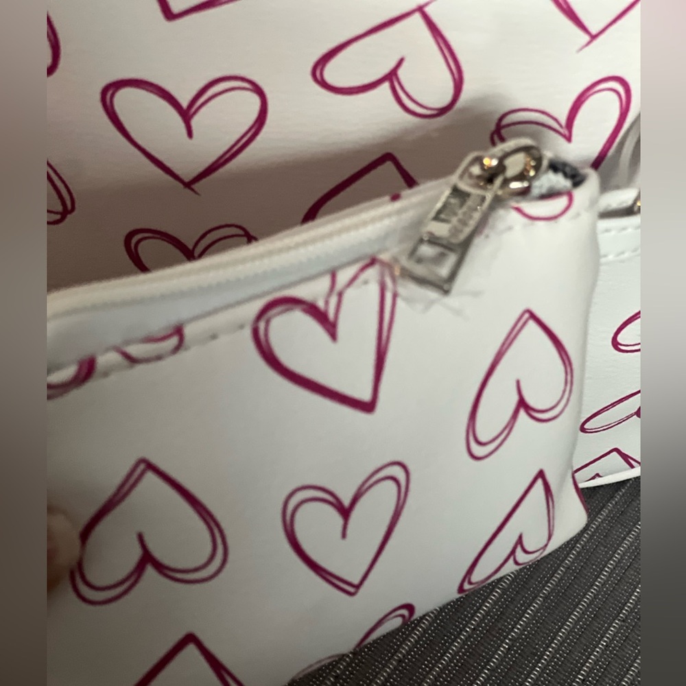 NWT 2pc Madden Girl Heart Backpack and Wristlet Pouch White Pink Purple Hearts - Picture 3 of 3